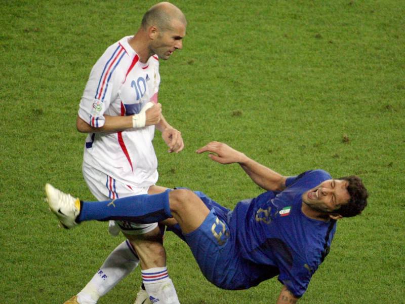 Zidane và cú húc đầu định mệnh 